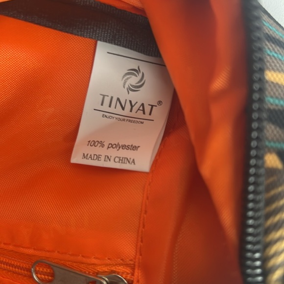 Tinyat Fanny Pack NWOT Floral multi Color lots of space inside - Picture 7 of 8